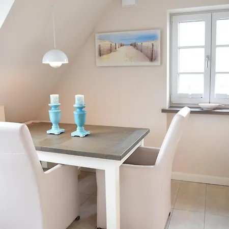 Norderstrasse 55c, W11, Dg, Sundowner Apartment